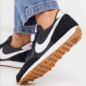 NWOT Nike Daybreak Sneakers
